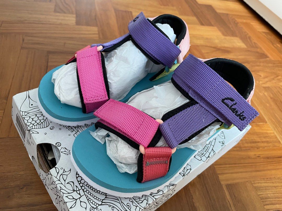 Clarks sandals water shoes