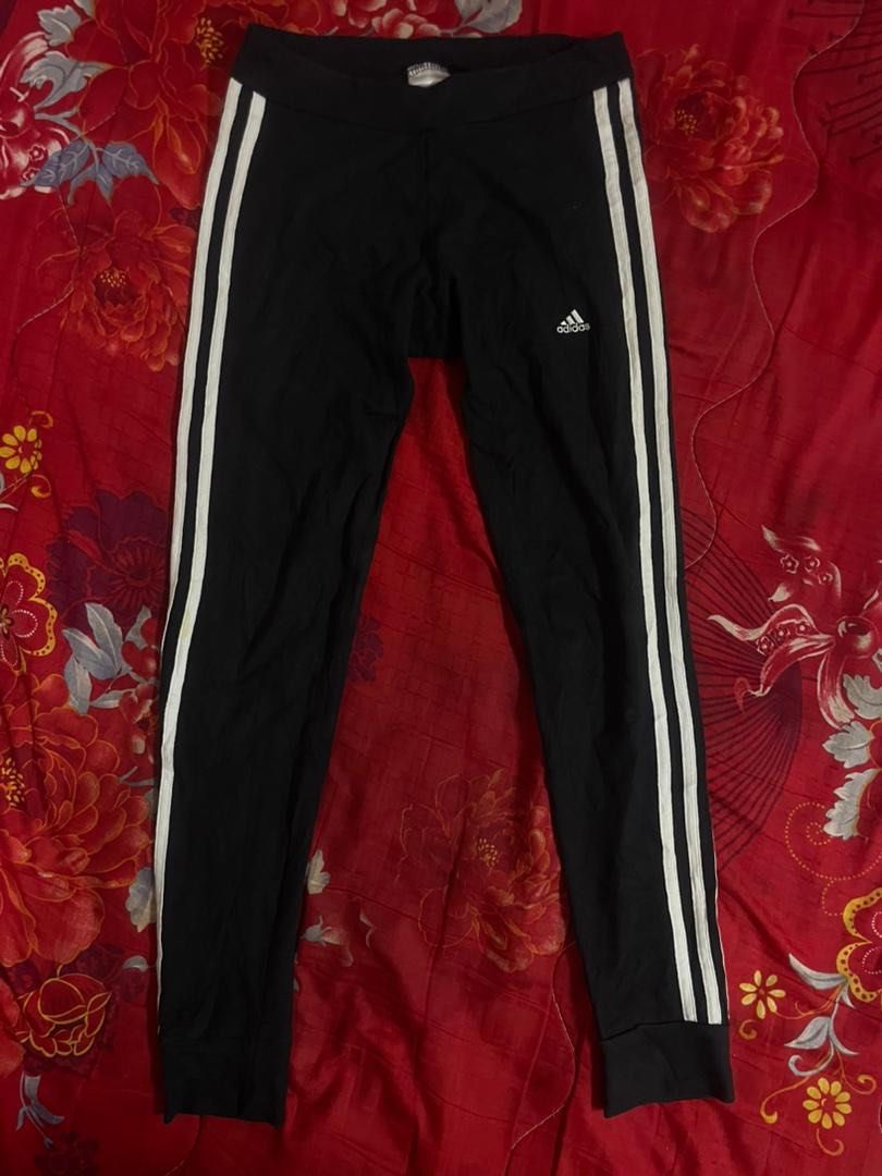 Combo (Category: Activewear) located in Selising. Submitted by atirahchik (Listing ID 1315484246, Image 3). Description: Baju pit 17 labuh 21 Seluar saiz 24-29 labuh 33 Rm 58 siap pos Condition lawa.