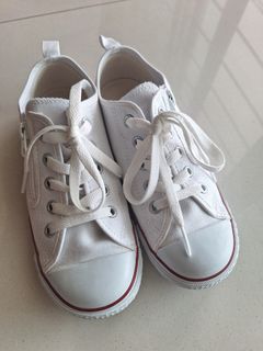 100 affordable sneakers white shoes For Sale Women s Fashion Carousell Singapore