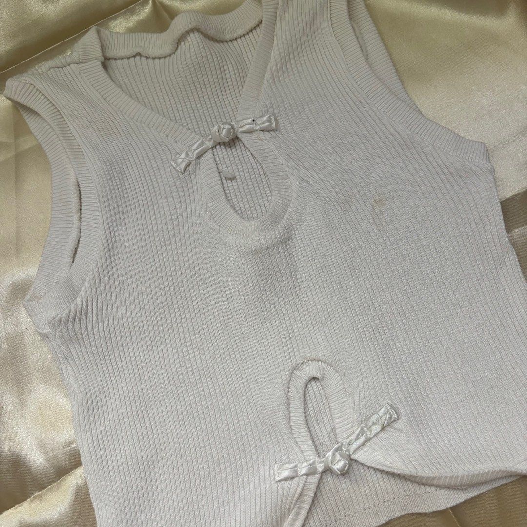 Cotton Knit Top Chinese Style (Category: Sleeveless) located in Paranaque City. Submitted by hypesetterbc (Listing ID 1315364881, Image 2). Description: Used once S-M.