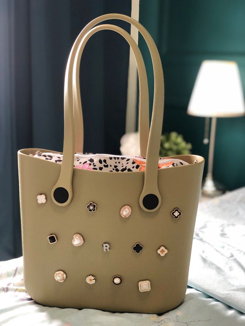 Crocs shoulder bag discount