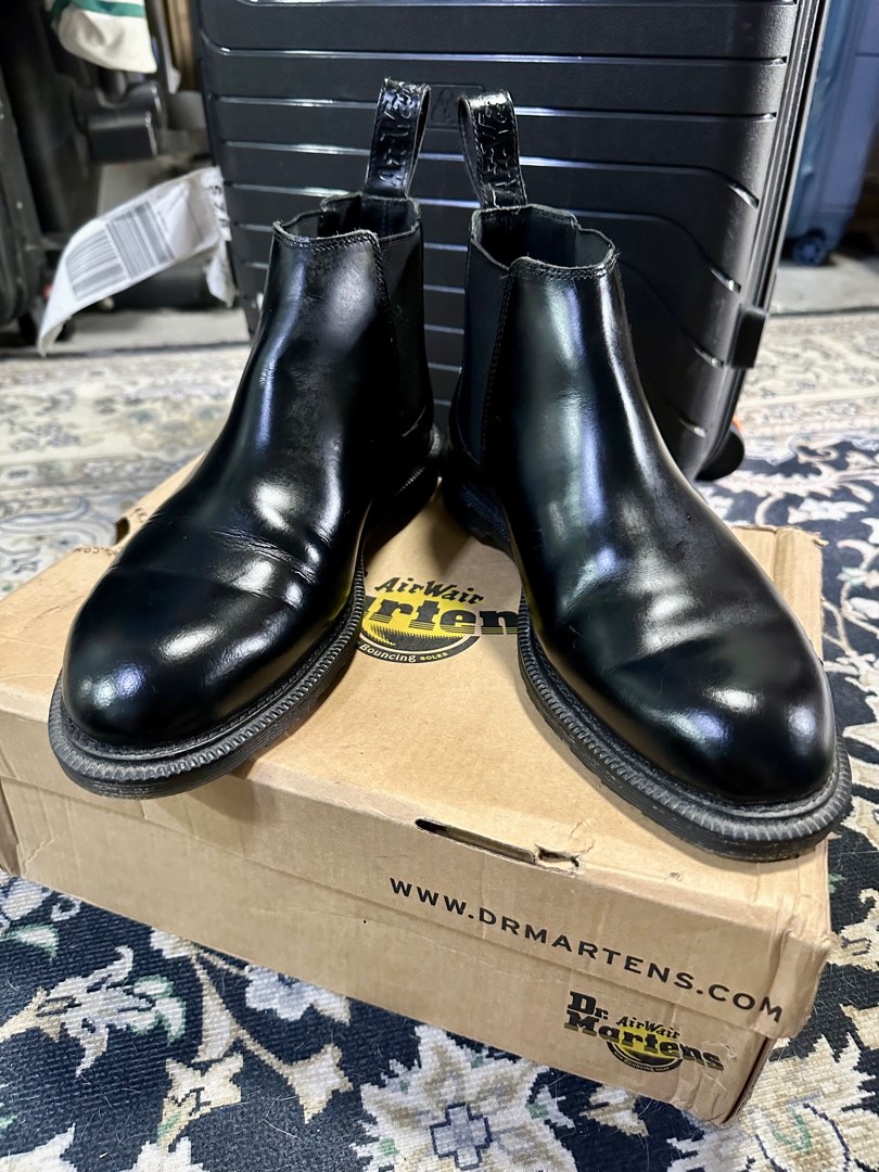 Dr Martens Henley Wilde Black Polished Smooth Chelsea Boots Men s Fashion Footwear Boots on Carousell