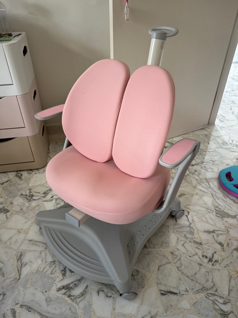 Ergonomic Pink Roller Chair