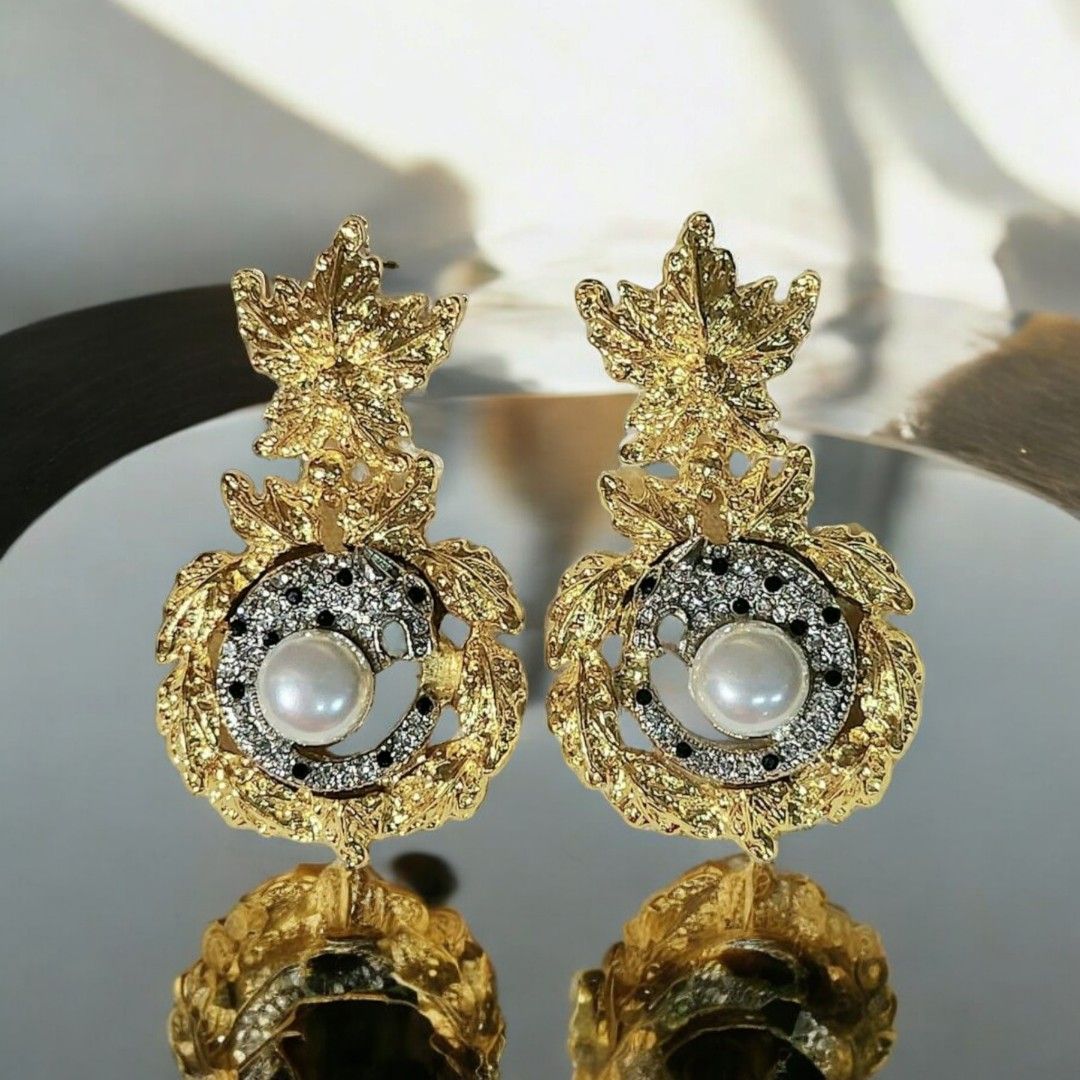 Leopard earrings gold top