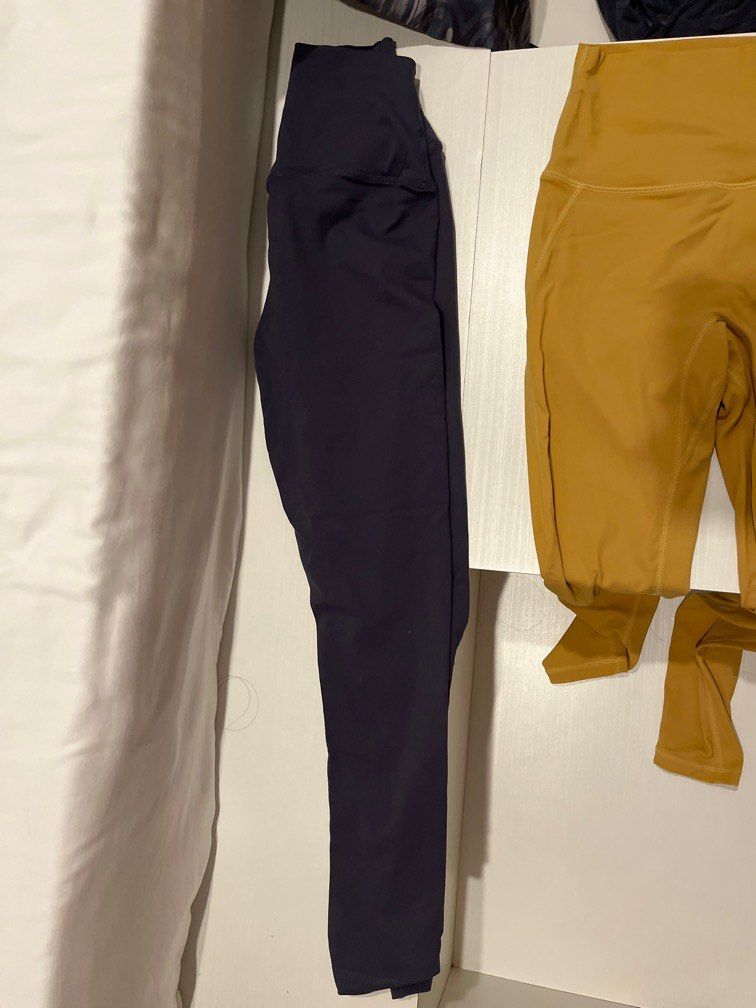 Exercise tights (Category: Activewear) located in Singapore. Submitted by caseyer (Listing ID 1315362721, Image 2). Description: .
