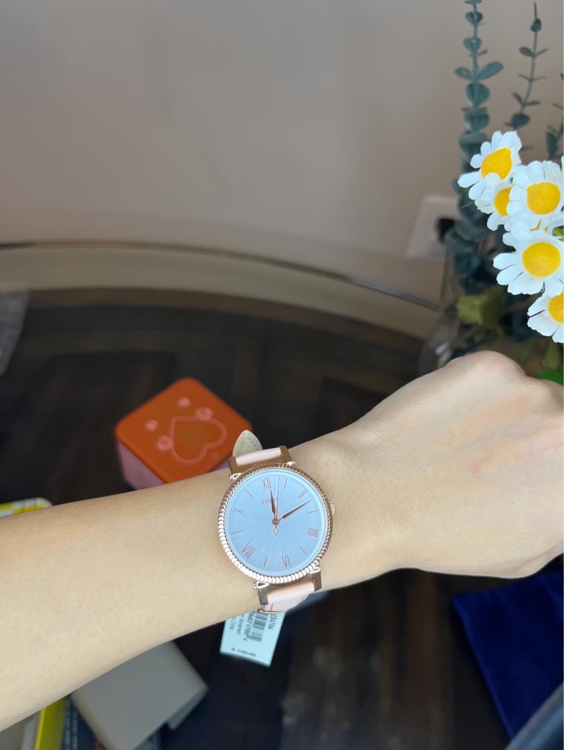 Fossil Daisy Three-Hand Blush Leather Watch, Women display picture 3