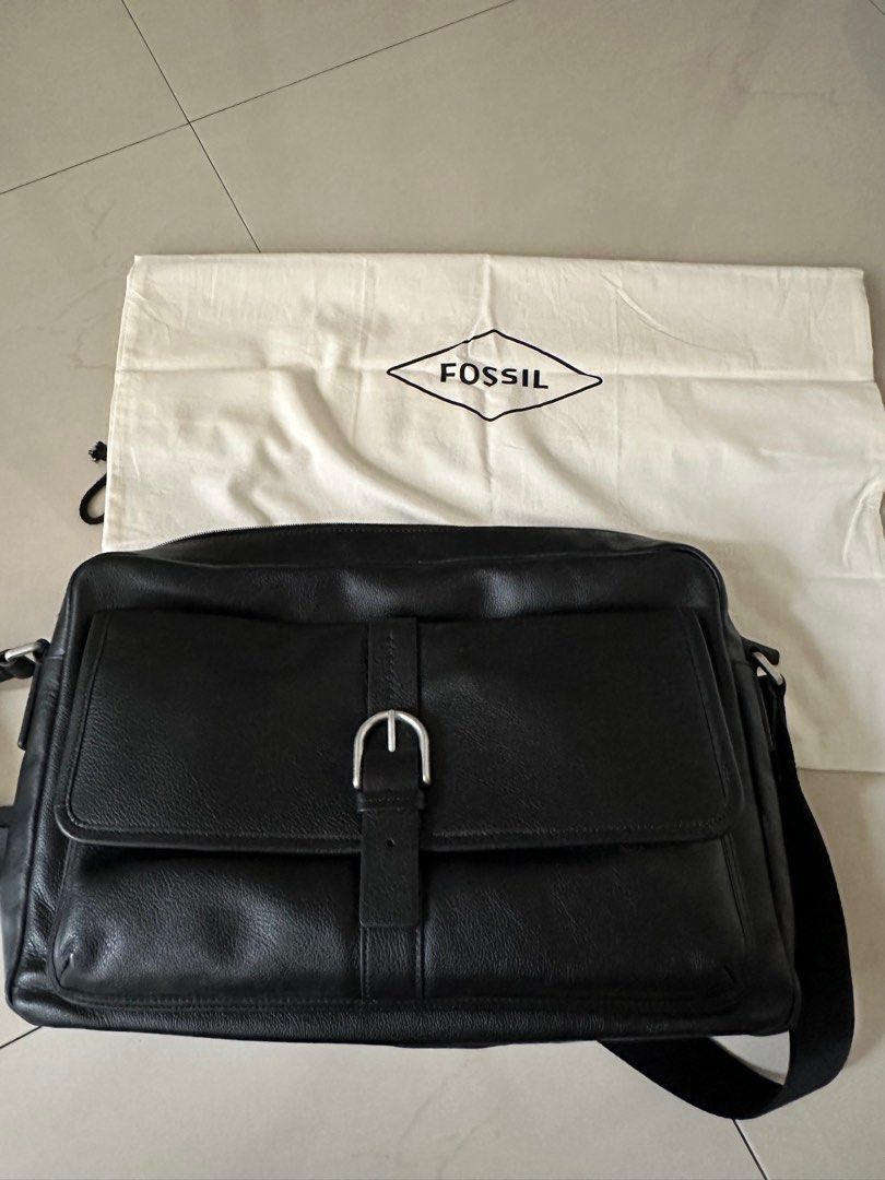 Fossil messenger bag Camden Men s Fashion Bags Sling Bags on Carousell