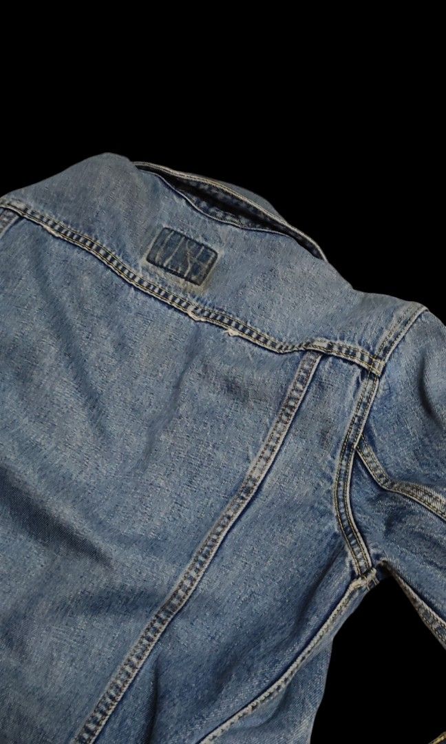 Gap jacket (Category: Coats, Jackets and Outerwear) located in Kuala Terengganu. Submitted by wannk7 (Listing ID 1315326419, Image 2). Description: masih cun......