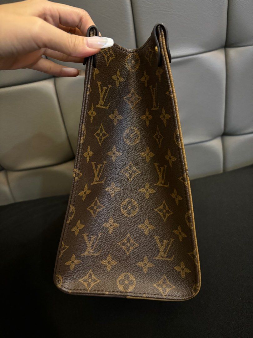 LOUIS VUITTON OTG MM (Category: Luxury Bags & Wallets) located in San Fernando. Submitted by Bagstatic_luxuries (Listing ID 1315472582, Image 3). Description: Perfect size Otg! 🤩🤩 Japan sourced 🇯🇵 With original dustbag.