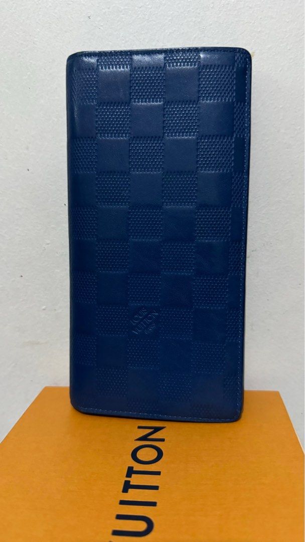 Louis Vuitton Portefeuille Brazza Long Wallet (Category: Luxury Bags & Wallets) located in Pasig City. Submitted by yanoid (Listing ID 1315483061, Image 2). Description: With box With unnoticeable initial.