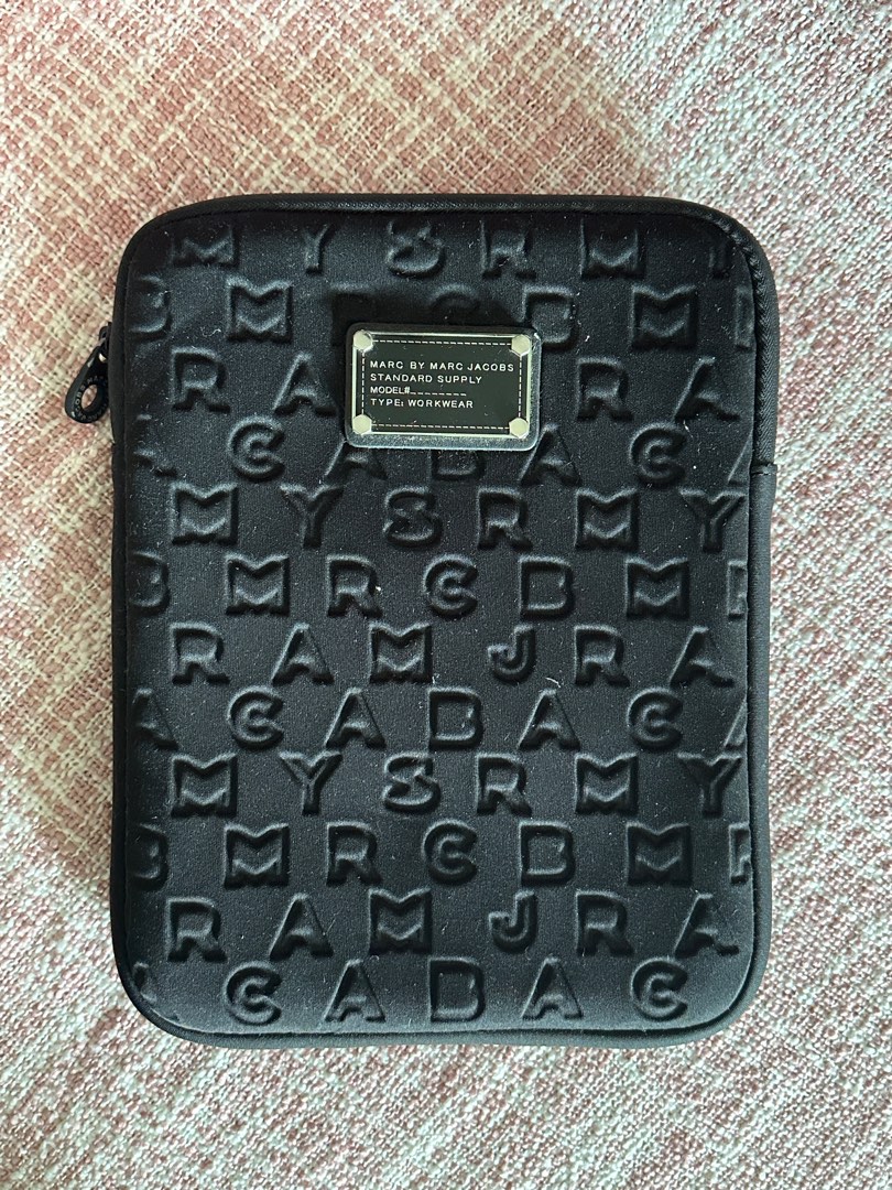 MARC JACOBS iPadケース Marc by Marc Jacobs ボストンテリア iPadケース Marc Jacobs MARC BY