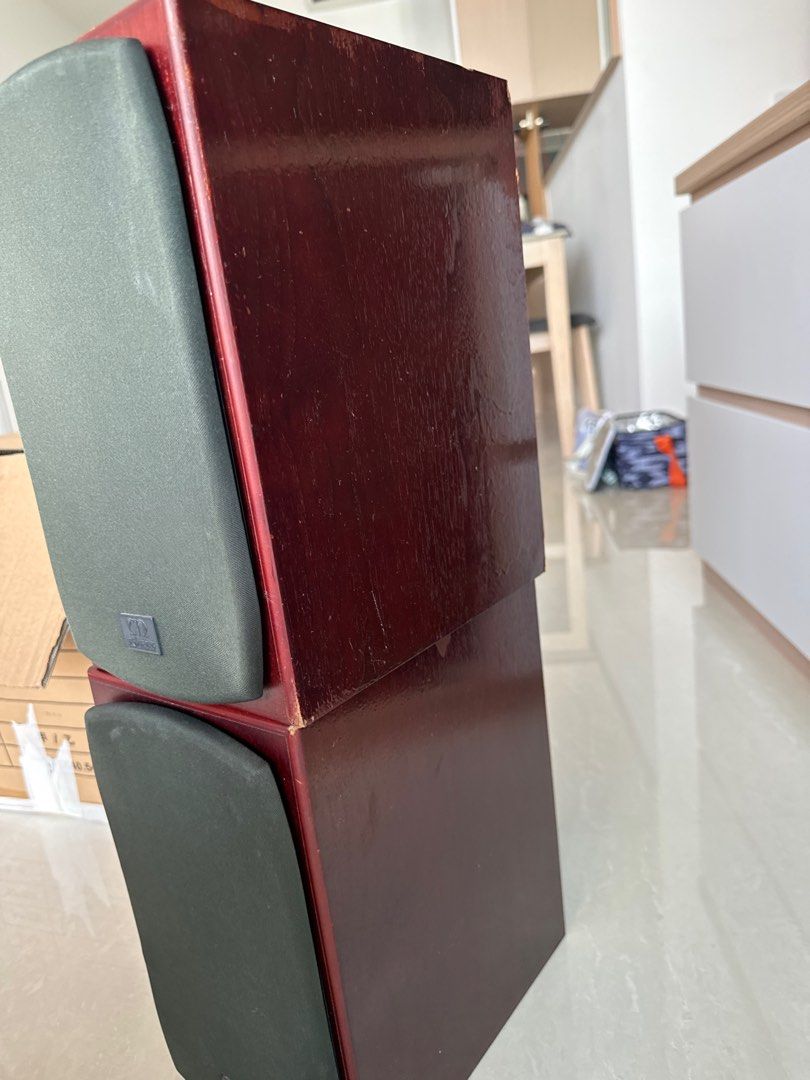 Monitor Audio speakers (made in England)63205310332802112