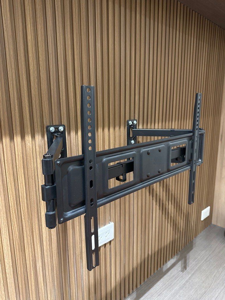 NEW TV Wall Mount (32-70" TV screen size) (Category: TV Parts & Accessories) located in San Juan City. Submitted by quickdolphin.0fab36 (Listing ID 1315469675, Image 1). Description: .