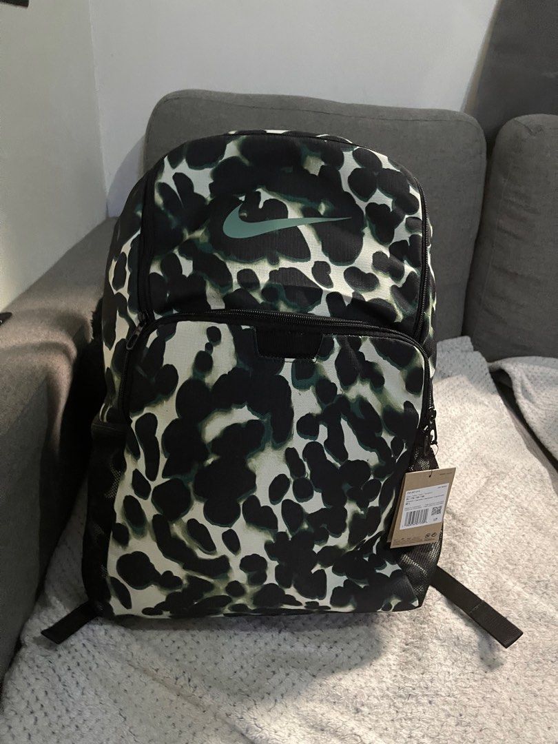 Nike Brasilia Training Backpack 30L (Category: Backpacks) located in Pasay City. Submitted by ellianapenelope (Listing ID 1315458059, Image 1). Description: Brand new with tag srp is 2895. selling it for 1500 only 30L nike brasilia meet up pasay shipping shoulder ng buyer.