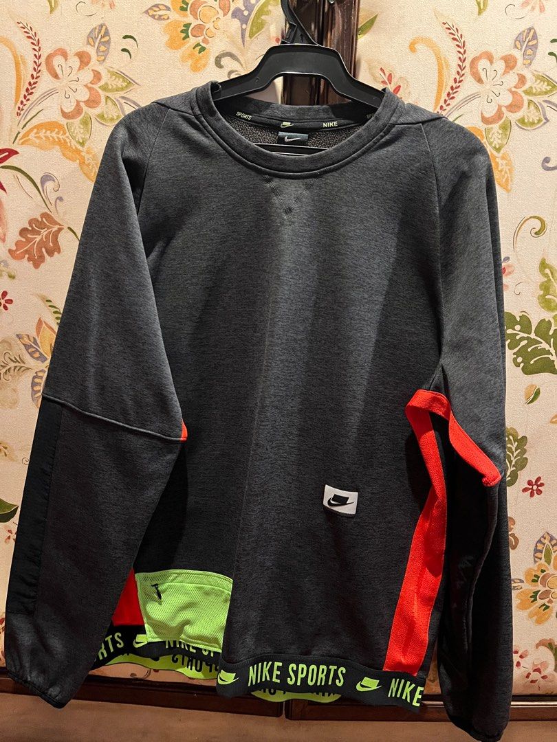 Nike sport (Category: Activewear) located in Quezon City. Submitted by docbogs0833 (Listing ID 1315446088, Image 1). Description: .