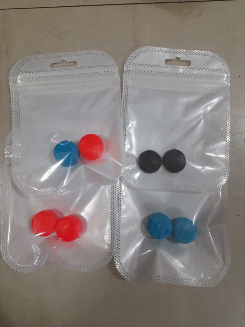 NINTENDO SWITCH LITE TEMPERD GLASS (Category: Cases & Covers) located in Quezon City. Submitted by hajjasittienor (Listing ID 1315328901, Image 3). Description: BRAND NEW. LITE NINTENDO SWITCH CRYSTAL CASE.300 LITE NINTENDO SWITCH HARD POUCH.350 LITE SILICON CASE.300 THUM GRIP.100 ORIG AC CHARGER.900 .....PWEDE COD .....PWEDE PICK UP AVIDA TOWER NEW MANILA COL BONNY SERRANO AVE QUEZON CITY.