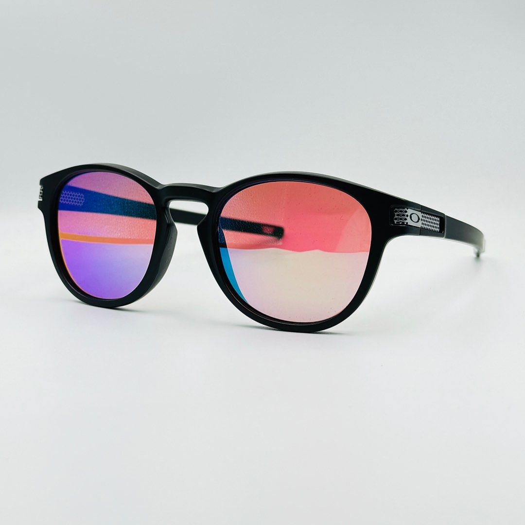 Oakley Latch (A) Matte Black w/ Prizm Golf, Men's Fashion, Watches