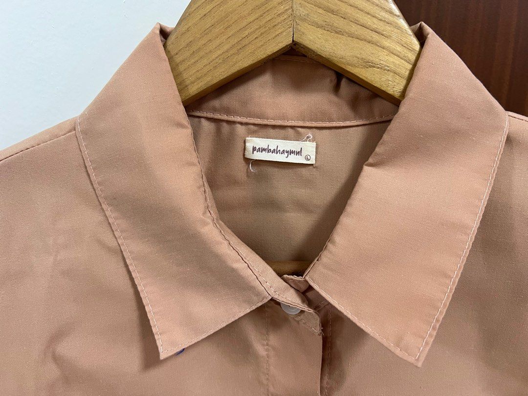 Pambahaymnl Poplin Polo (Category: Shirts) located in Manila. Submitted by summerfrost_ (Listing ID 1315426703, Image 2). Description: Used once Large on tag but can fit to XL.