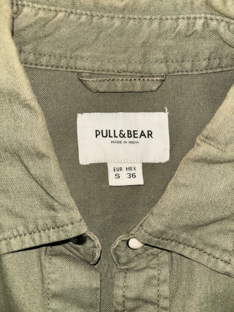 PULL & BEAR BUTTON JACKET (Category: Shirts) located in Singapore. Submitted by lee900 (Listing ID 1315416381, Image 2). Description: size S in great condition.