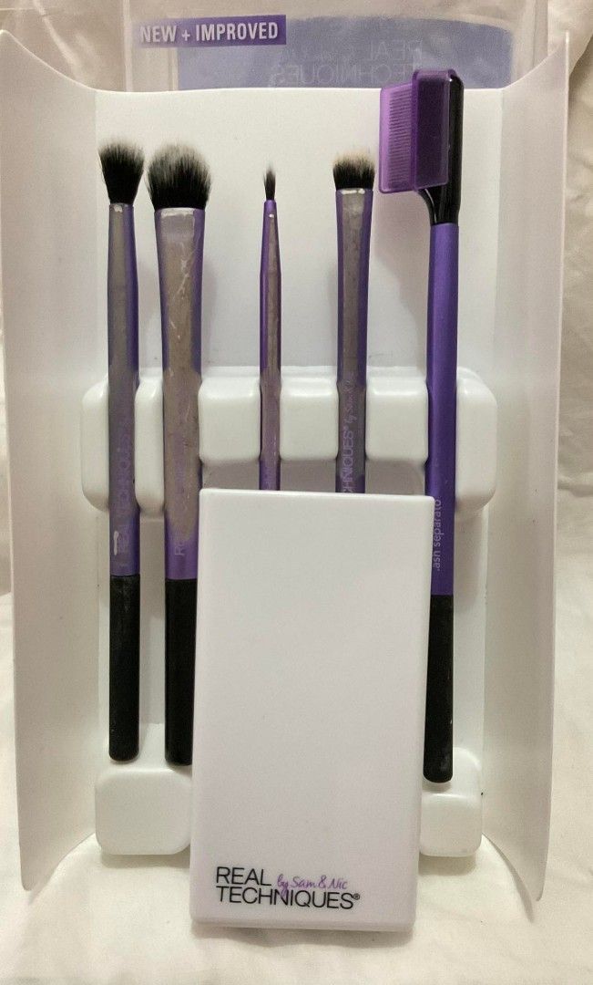 Real technique make up brush (Category: Makeup) located in Paranaque City. Submitted by seok.jinni.e (Listing ID 1315349895, Image 3). Description: 📌BAWAL SA MAARTE 📌 MALL PULL OUT (Stocks kaya may damage) 📌HANDLE LANG ANG DAMAGE 📌HINDI PO NAKAKAPEKTO ANG DAMAGE SA PERFORMANCE NG MAKE UP BRUSH 📌DAMAGED DUE TO LONG STORAGE 📌SOME BOX ARE DAMAGED 📌MANAGE YOUR EXPECTATIONS 📌ALL ITEMS ARE 100%ORIGINAL 📌MONEY BACK GUARANTEED IF PROVEN FAKE 📌N