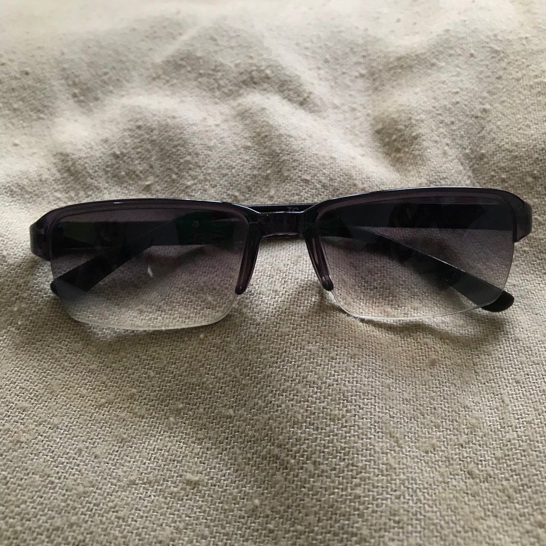 Sunglasses Kacamata Hitam Y2K, Fesyen Pria, Aksesoris, Kacamata di