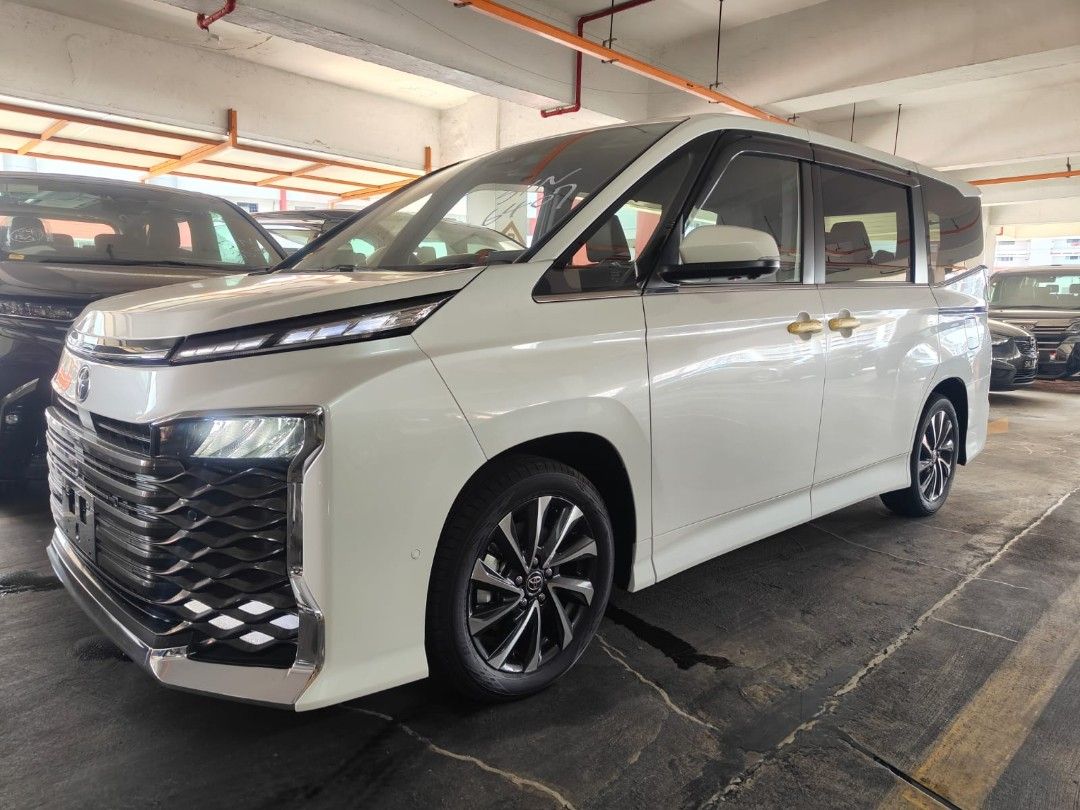 Toyota Voxy Hybrid S-Z62872683301506111