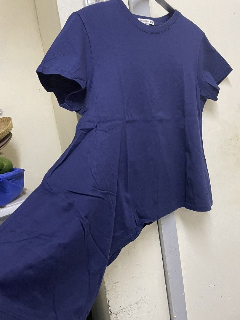 Uniqlo asymmetrical shirt (Category: Shirts) located in Butuan. Submitted by krishaun (Listing ID 1315412877, Image 3). Description: Uniqlo Size Medium Cotton/stretchy Laid flat: Chest - 19 inches Length - 23 / 28 (side) Very good condition Accepts gcash payment X gu x zara x muji.