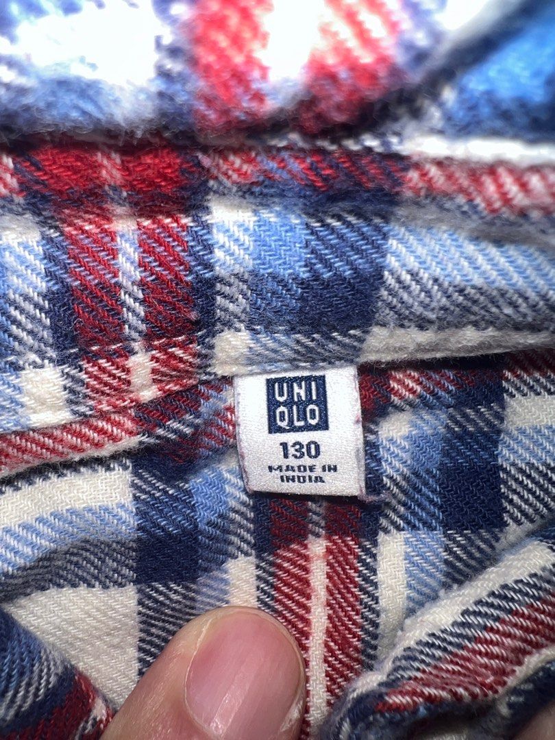 Uniqlo long sleeves (Category: Babies & Kids Fashion) located in Quezon City. Submitted by docbogs0833 (Listing ID 1315446747, Image 2). Description: .