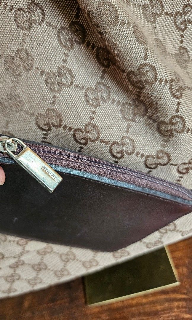 Vintage Gucci bag with wallet (Category: Luxury Bags & Wallets) located in Manila. Submitted by gjion (Listing ID 1315335653, Image 2). Description: .
