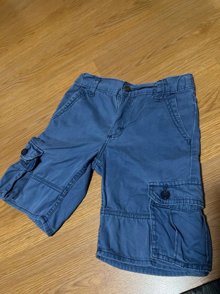 Wrangler cargo shorts for kids (Category: Babies & Kids Fashion) located in Paranaque City. Submitted by candidacm (Listing ID 1315405063, Image 1). Description: Super nice pa. No issue. Napagliitan na ng kids. Size is 3-5yo. Depends pa din sa body ng kid. .