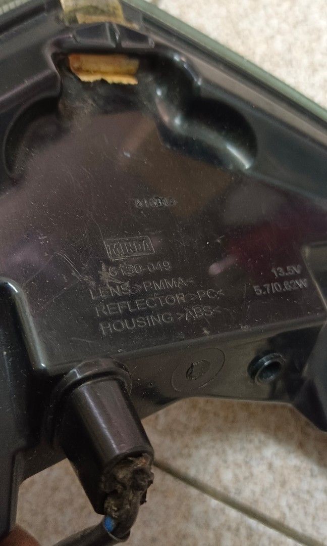Z800 tail light (Category: Others) located in Johor Bahru. Submitted by ejumpcorse (Listing ID 1315417110, Image 2). Description: Original Kawasaki Z800.