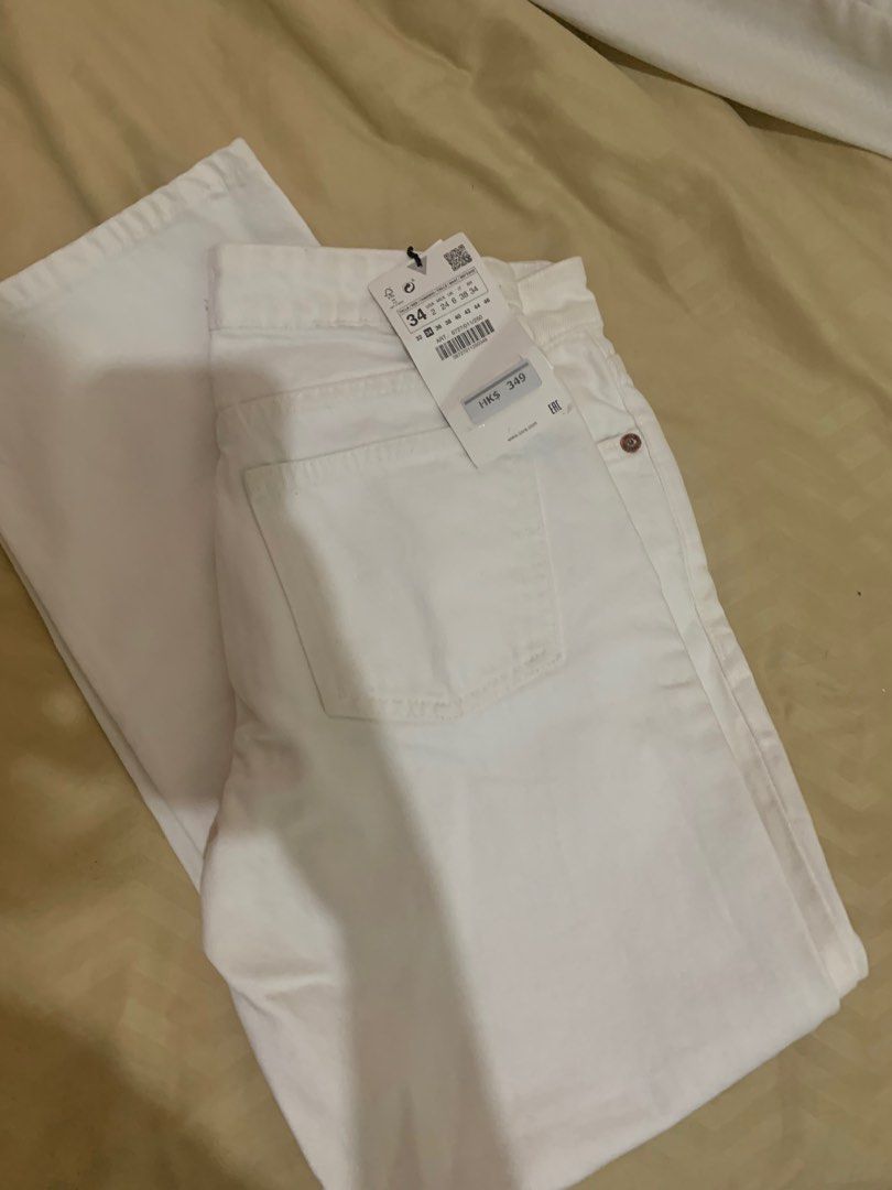 ZARA Indie Straight Denim Pants (Category: Jeans) located in Paranaque City. Submitted by joymrtnz (Listing ID 1315371859, Image 2). Description: Brand new with tag bought online rfs not my size selling it in low price.