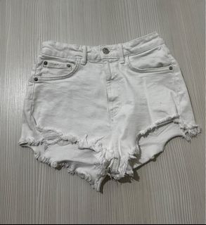 (Category: ) located in . Submitted by closetdumpbycyn (Listing ID 1315424830, Image 1). Description: .