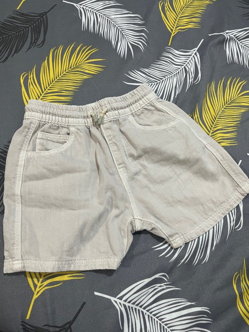 Zara Shorts Kids (Category: Babies & Kids Fashion) located in Pasay City. Submitted by helpmetodeclutter (Listing ID 1315403841, Image 1). Description: - Can pass as new - Bought in Zara App for 995php (see proof posted) - Size runs small thats why measurement is also included on the post.
