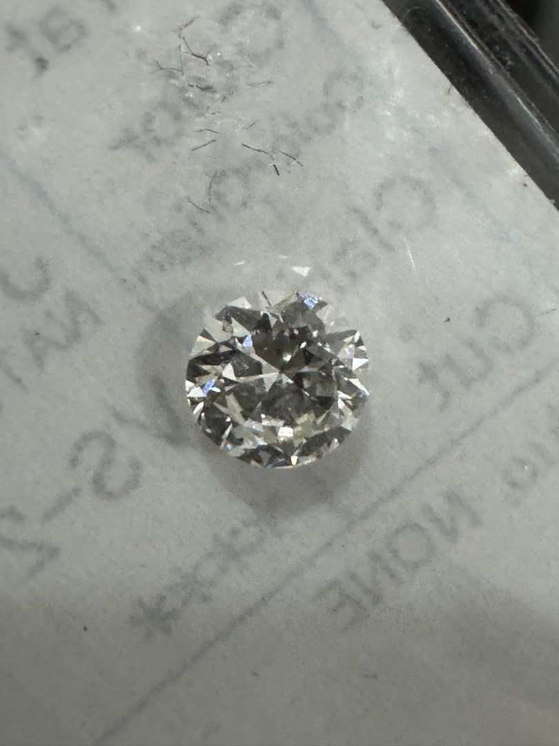 .50 carat round natural diamond VS-2 (Category: Precious Stones) located in Zaragoza. Submitted by abegayler (Listing ID 1315636539, Image 3). Description: .542 carat J color VS-2!! No inclusions With cgl certificate Super ganda in person Rfs: bought a higher carat for setting .