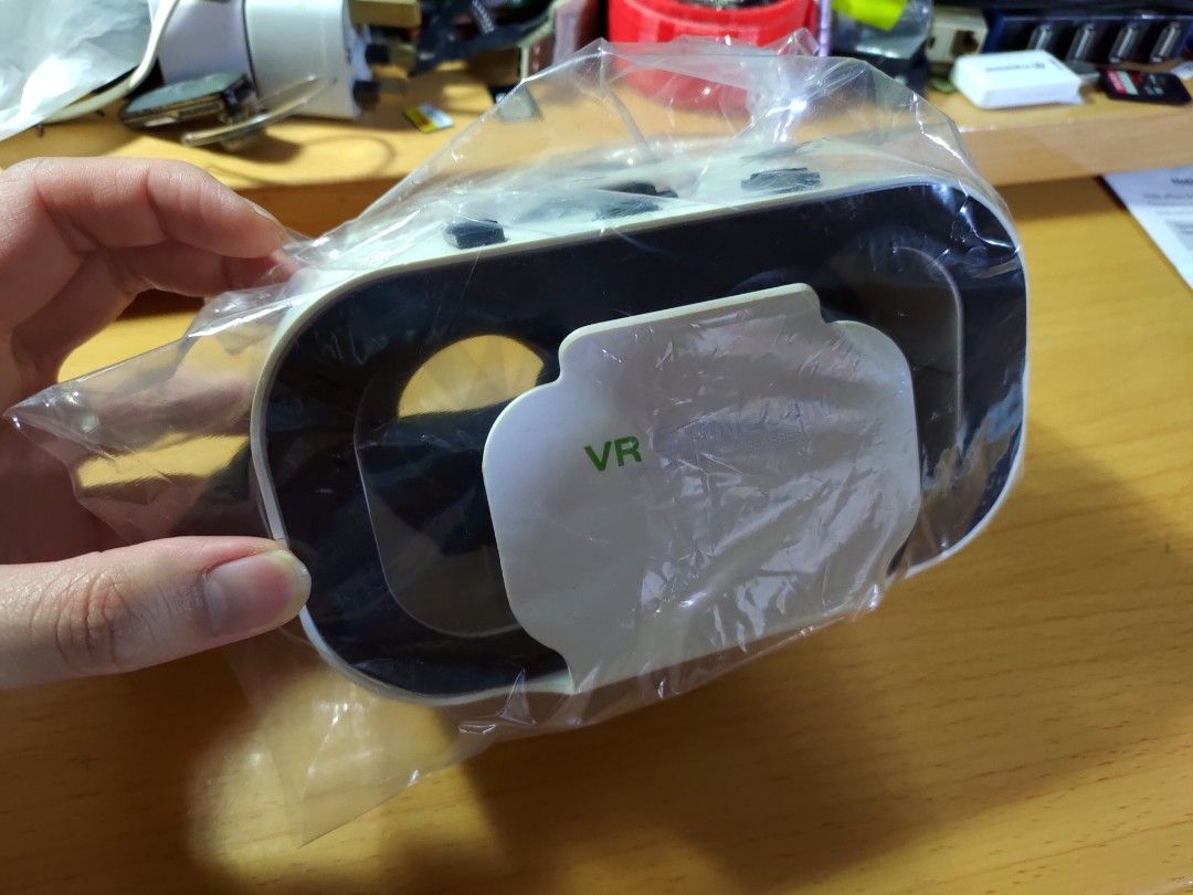全新 VR 虛擬實境盒 可裝入手機, 電子遊戲, 遊戲機配件, VR 虛擬實境 - Carousell