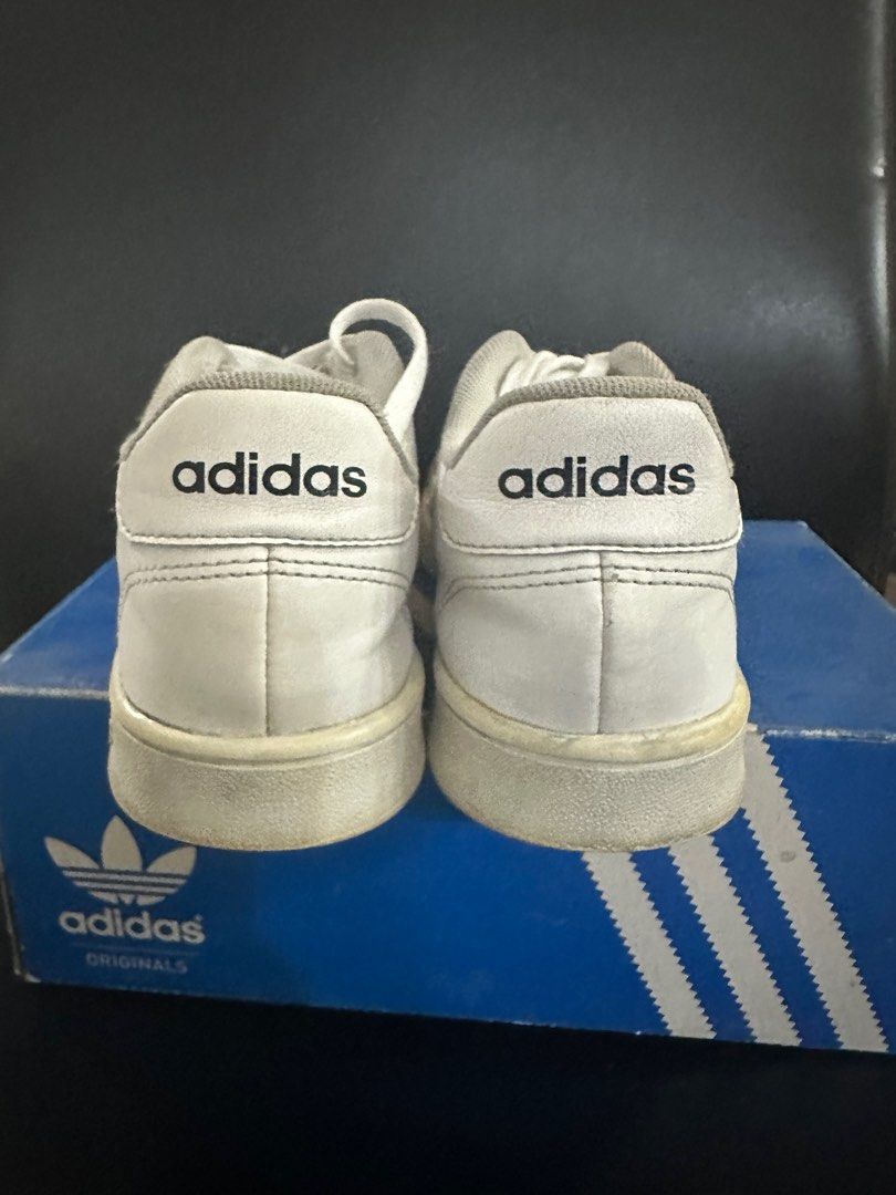 Adidas Grand Court (Category: Sneakers) located in Pasig City. Submitted by kricalin (Listing ID 1315589105, Image 3). Description: Teens US3 22cm.