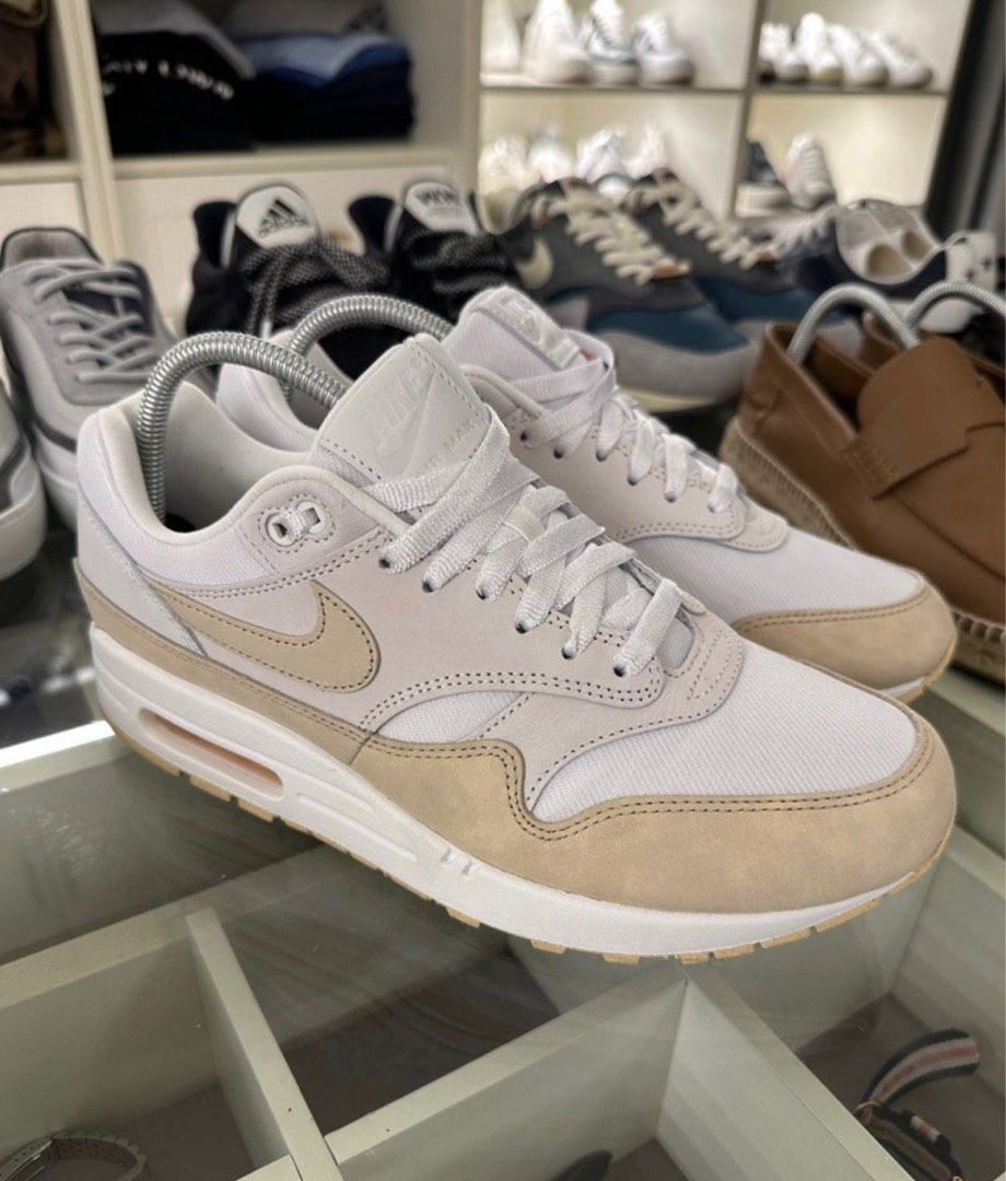nike air max one desert sand