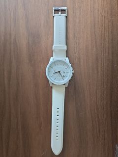 (Category: ) located in . Submitted by sneaker_lobang (Listing ID 1315563155, Image 1). Description: .