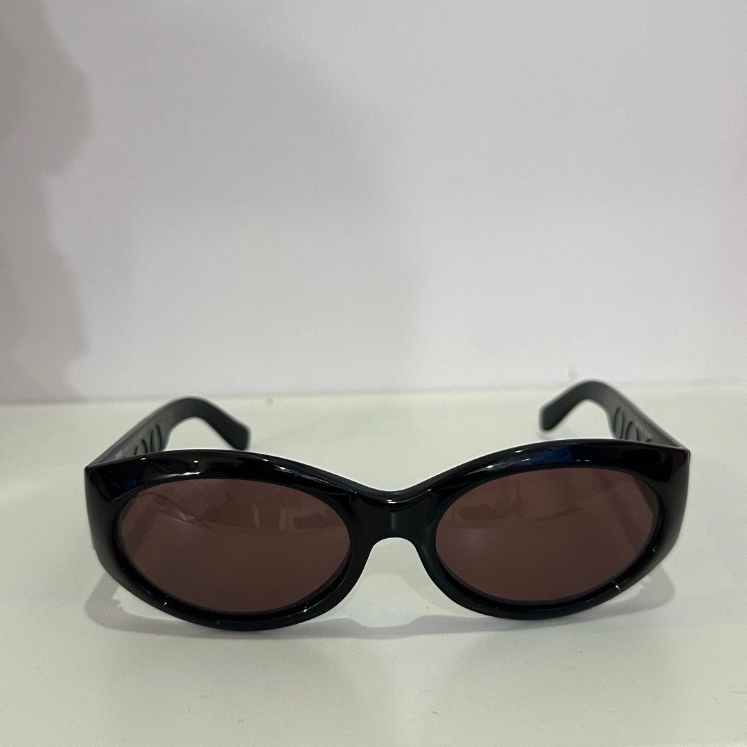 Authentic Fendi Sunglasses (Category: Sunglasses & Eyewear) located in San Pablo. Submitted by declutterwithvin (Listing ID 1315645931, Image 1). Description: • Bough this for almost 7K in Japan • Authentic with the pouch • Pouch is Rank B.