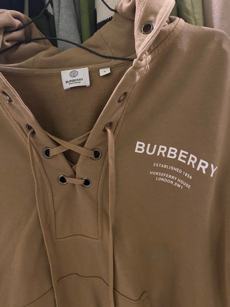 burberry shoelaces hoodie size M Fesyen Pria Pakaian Baju Luaran di Carousell