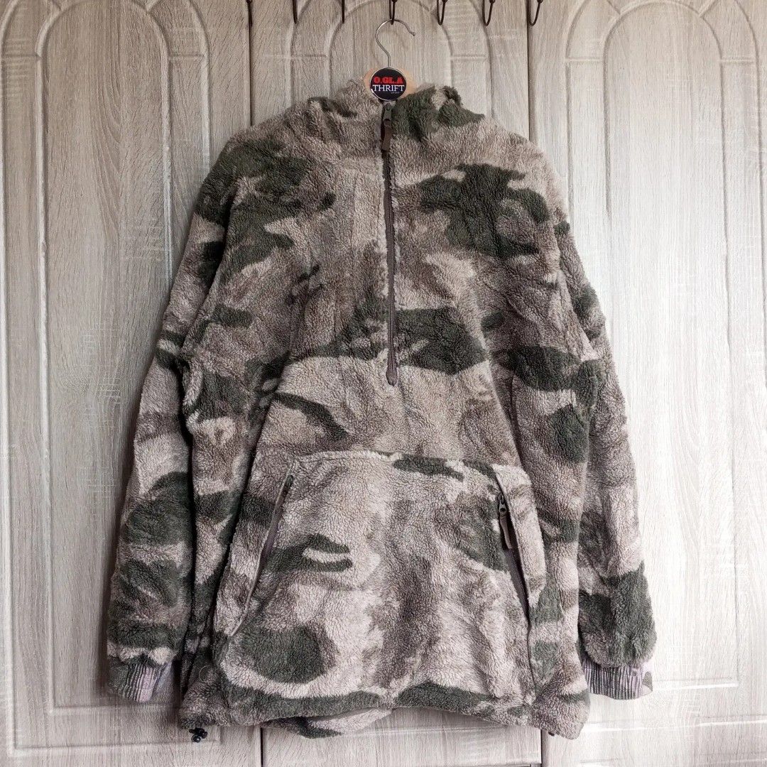 Cables outfitter camou Berber fleece jacket Men s Fashion Coats Jackets and Outerwear on Carousell
