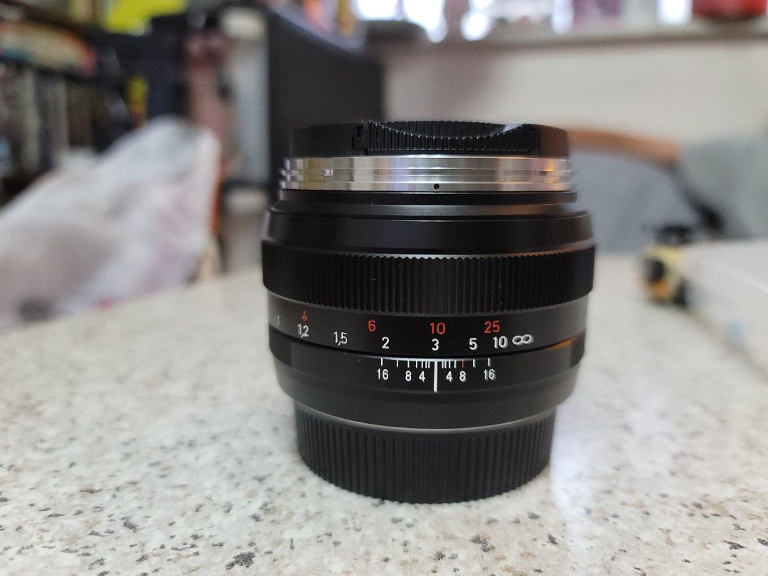 Canon Contax Zeiss Planar 50mm 1.4 Ze ZEISS Planar T* 50mm Lens