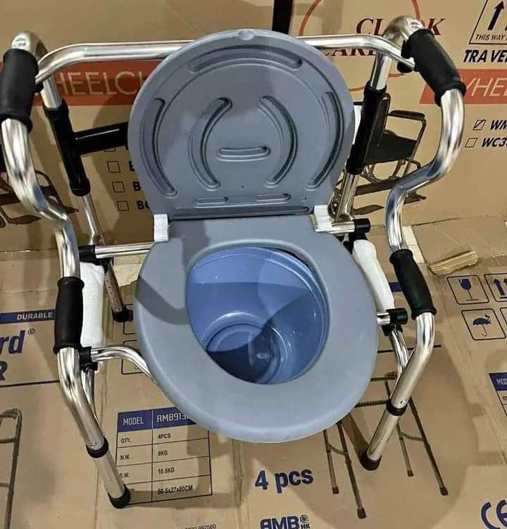 Commode chair (Category: Wheelchairs) located in Quezon City. Submitted by noblebear_da8751 (Listing ID 1315524828, Image 2). Description: with foam and wheels 3400 with foam without wheels 2800 skeleton type without wheels 2500 skeleton type with wheels 3300 same day delivery cop cod gcash and Bank transfer payment accepted.