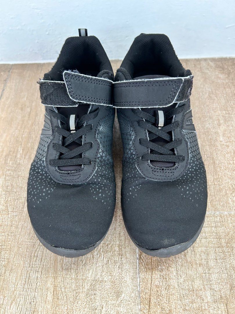 Decathlon Black Sports Shoes US 5