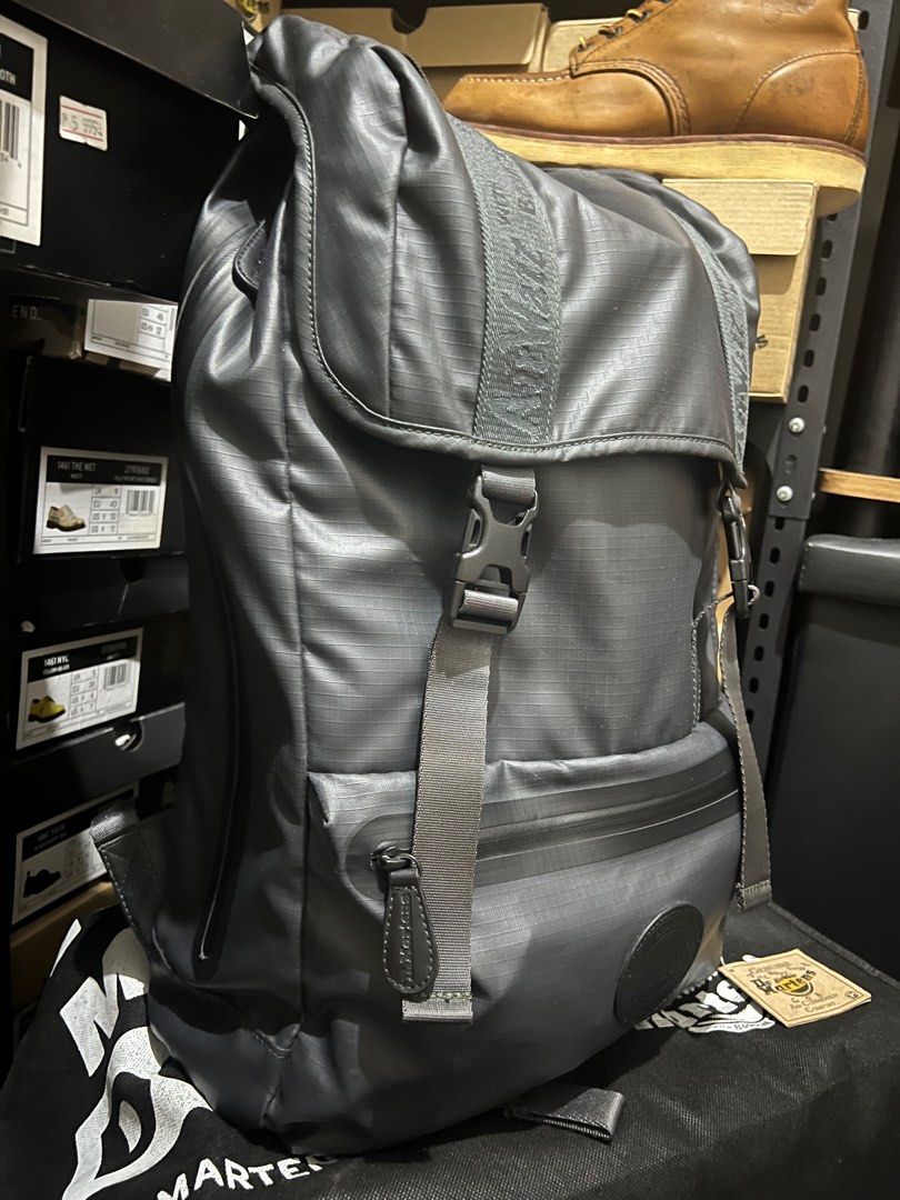 Dr. Martens Backpack 🎒 (Category: Backpacks) located in Quezon City. Submitted by edsantos27 (Listing ID 1315646724, Image 2). Description: Porseyl Only no swap Dr. Martens Backpack 🎒 Modelo P5,999 non negotiable Used a couple of times still presentable With laptop compartment and side zipper Pm me if interested .