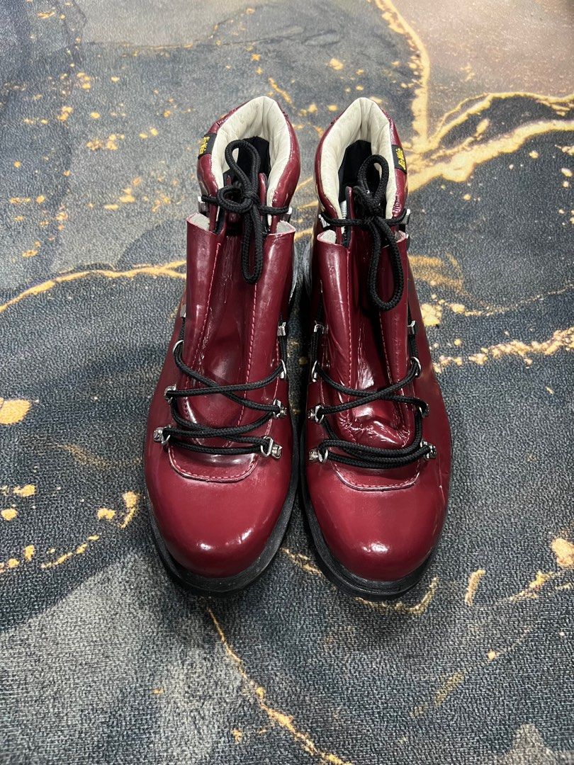 Holt dr martens outlet