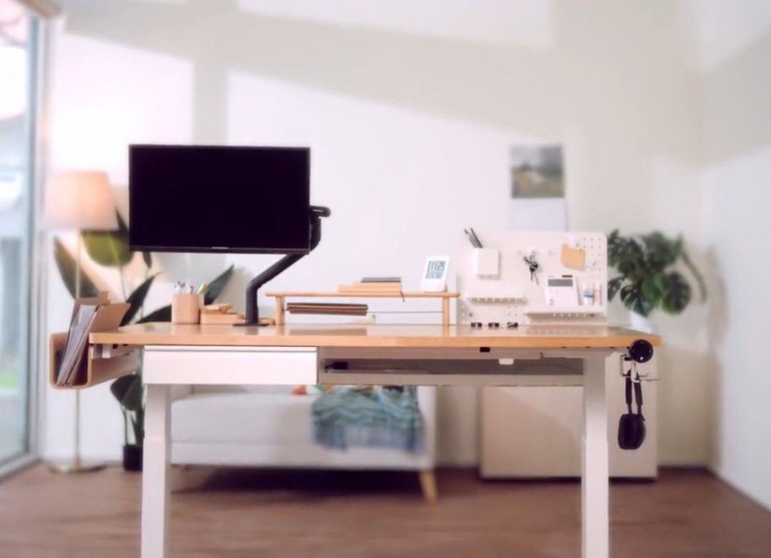 ErgoTune Hexon sit stand desk with accessories
