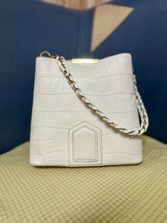 (Category: ) located in . Submitted by cvmpreloved (Listing ID 1315533777, Image 1). Description: .