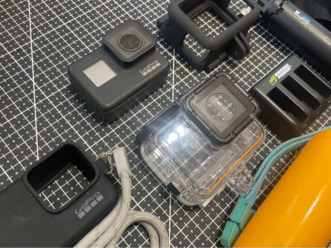 GoPro Hero 7 Black with Accessories (Category: Cameras) located in Daraga. Submitted by freitzdrei (Listing ID 1315507005, Image 2). Description: .